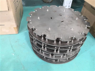 What are the main advantages of the desktop sweeping and blowing ampoule seal...